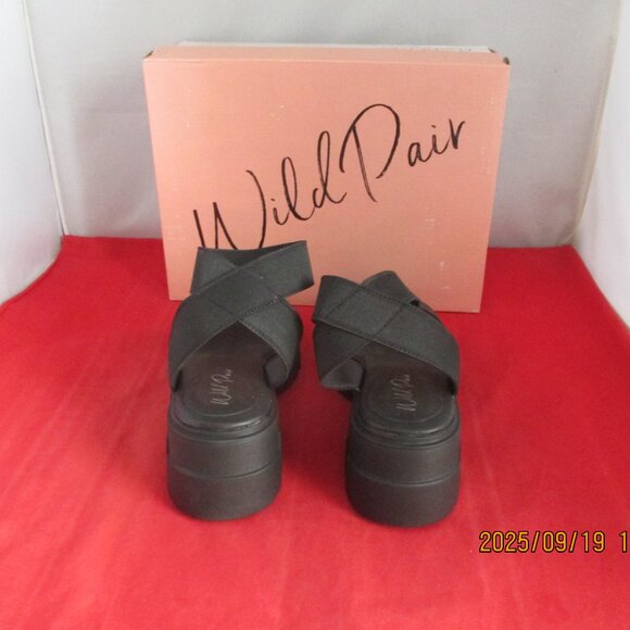 Wild Pair Theodorra Two-Piece Lug Sole Sandals $60 - US Size 8 1/2 - Black- 1348 - Picture 8 of 12